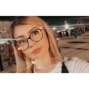 Meet your Posher, Rubi